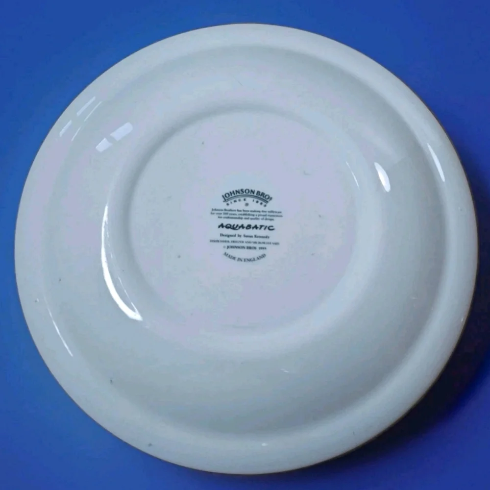 2 Johnson Brothers Aquabatic Fish  Dinner Plates By Susan Kennedy Vtg 90s 10.5